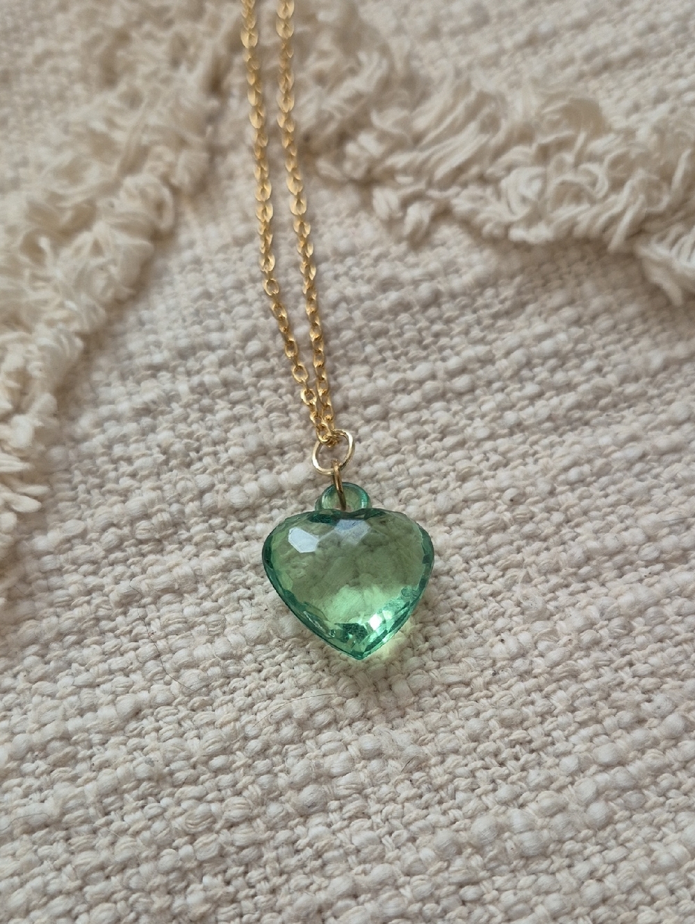 Gold-Tone Choker Necklace with Vintage Faceted Green Heart Pendant